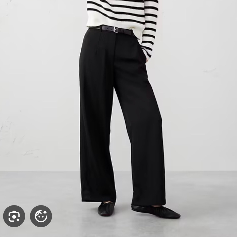 Wide-Leg High-Rise Satin Trouser in Black